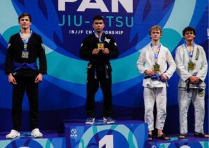 Imagem da notícia - Atleta amazonense conquista duas medalhas de ouro no pan-americano de jiu-jitsu em Kissimmee (EUA)