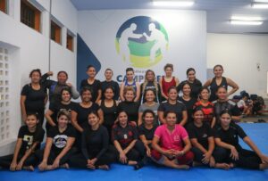 Imagem da notícia - 80 alunas do Curso de Defesa Pessoal formam primeiro núcleo exclusivo para mulheres do Formando Campeões