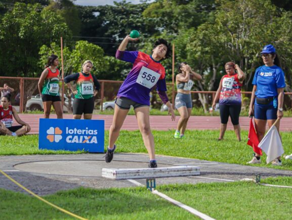 Atletas buscam vaga para o Troféu Brasil em competição estadual na Vila Olímpica de Manaus